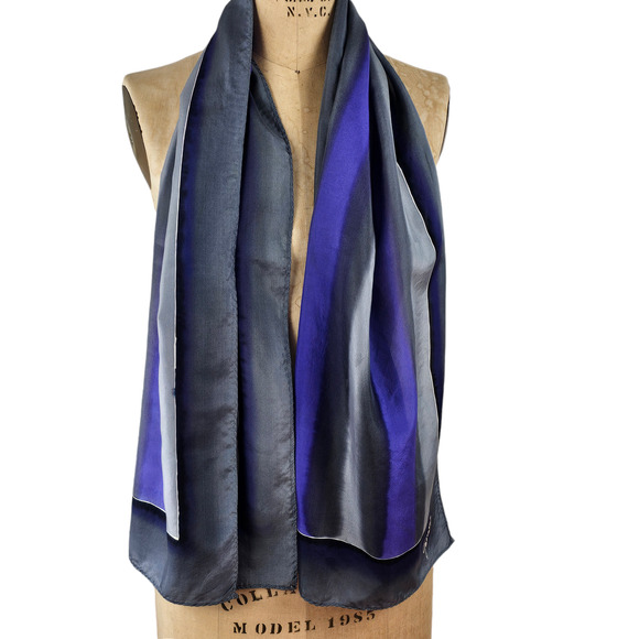 Blue gray silk artisan hand painted scarf signed 16 x 57 - Picture 3 of 6